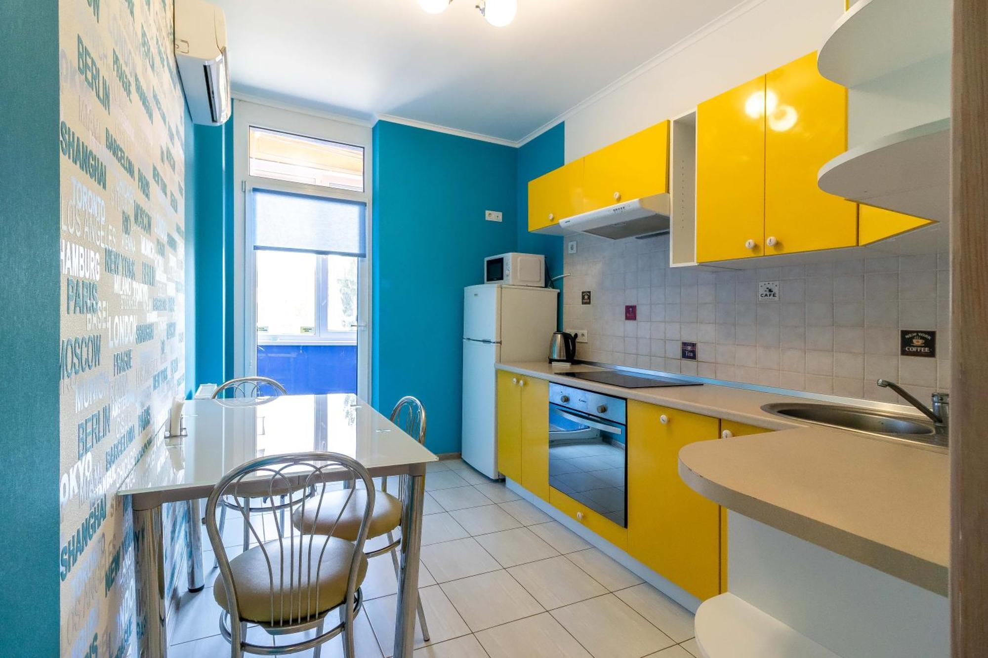 Kvartirkoff Na Bogatirskaya 6a, 3 Floor Apartment Kyiv
