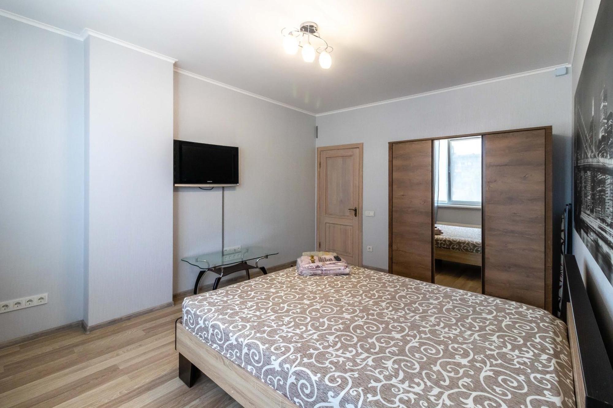 Kvartirkoff Na Bogatirskaya 6a, 3 Floor Kyiv